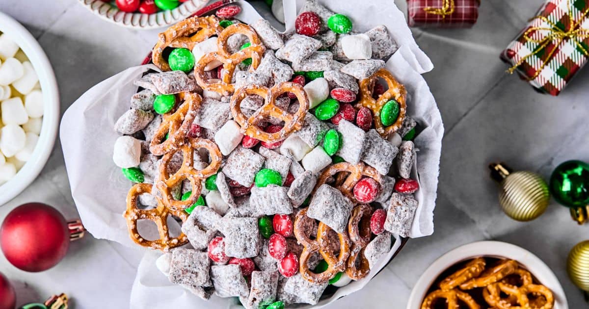 Christmas Puppy Chow: Crunchy, Chocolate-Peanut Butter Bliss